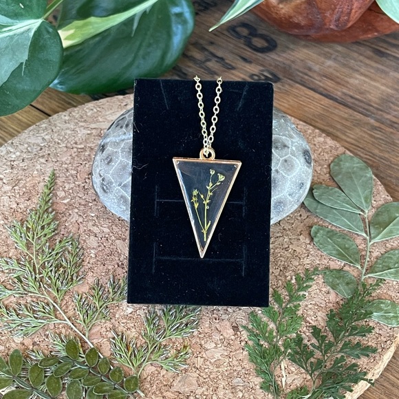 Handmade Botanical flower plant necklace - Picture 1 of 4